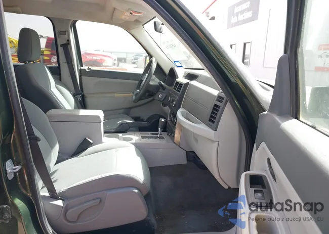 1J8GP28K18W103621: 44536186