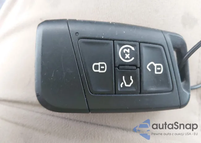 3VV3B7AX2RM128084: 44537708