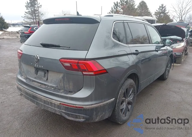 3VV3B7AX2RM128084: 44537708