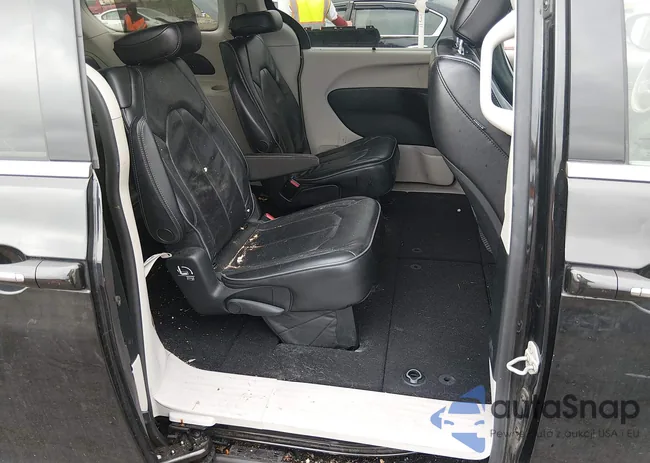 2C4RC1GG4JR273795: 44537761