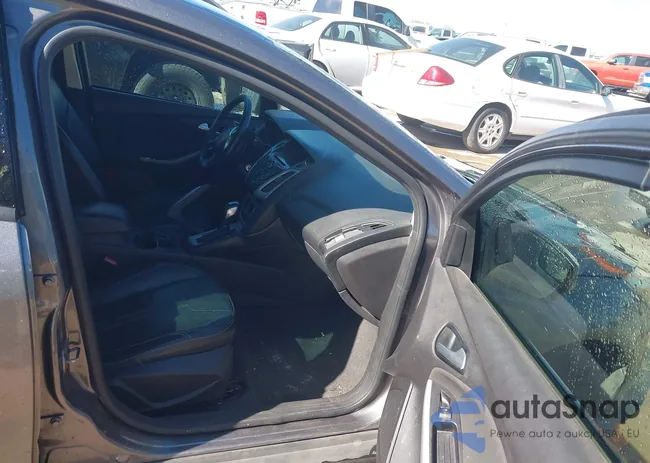 1FADP3F28DL247655: 44537887