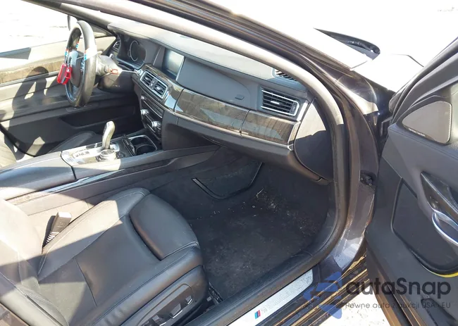 WBAYE4C5XED138239: 44538172