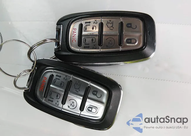 2C4RC1BG9JR246163: 44537193