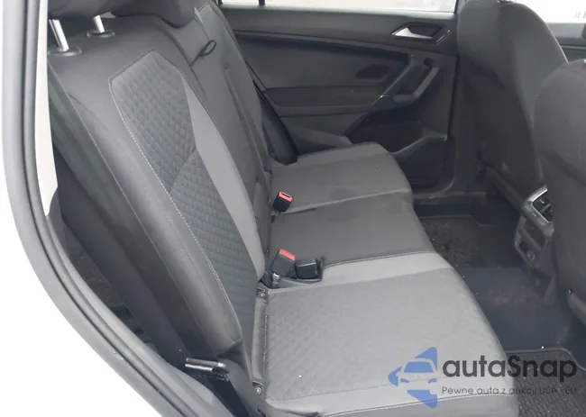 3VV0B7AX5JM071211: 44537264