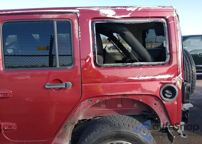 1J4BA5H13BL563460: 44538370