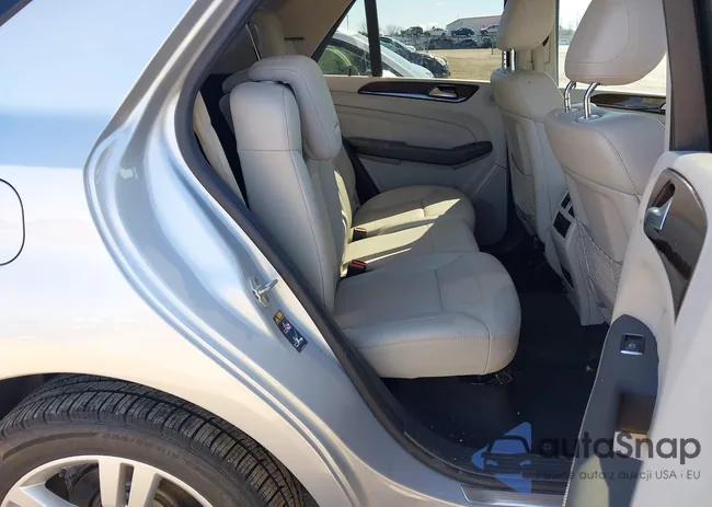 4JGDA5JB4EA368822: 44538384