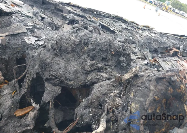 1FTYR2CG9JKB41023: 44539980