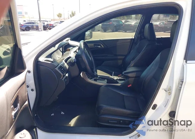 1HGCR2F5XGA188632: 44540064