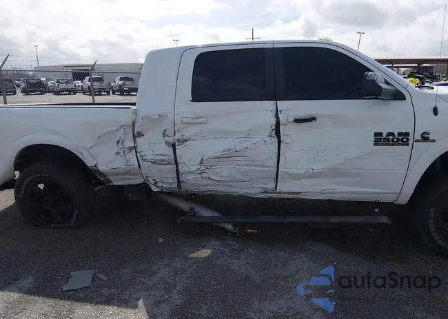 3C6UR5NL2JG127232: 44539412