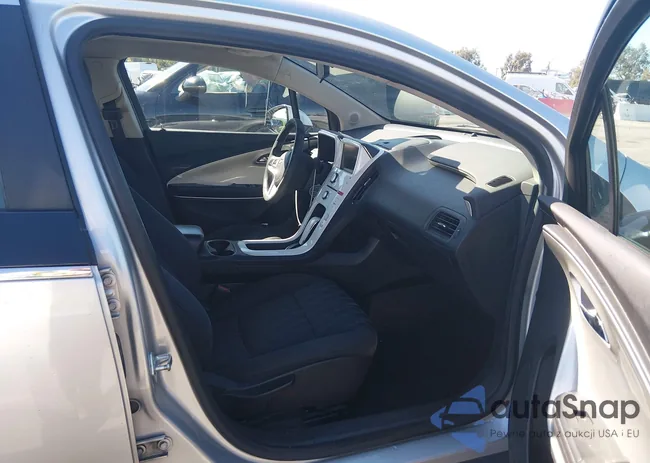 1G1RE6E49DU106882: 44540777