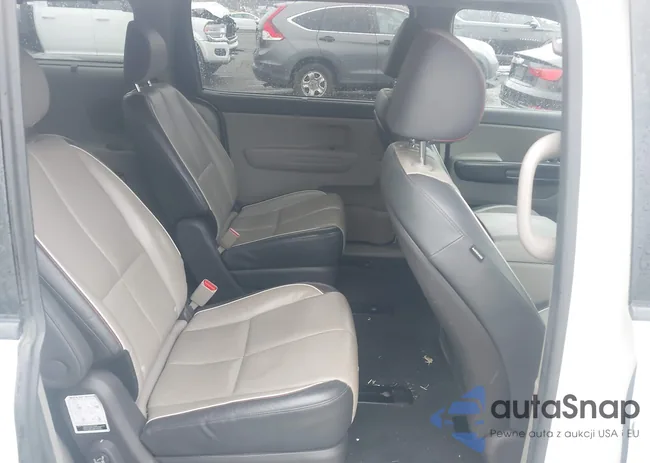 KNDMB5C17H6307249: 44540795