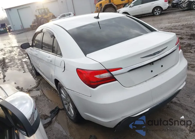 1C3CCBBB0CN114736: 44540881