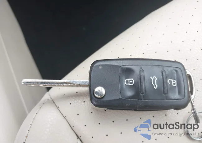 WVGAV7AX8CW528862: 44541022