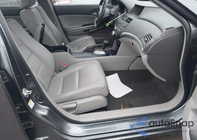 1HGCP26859A194647: 44540415