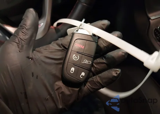 1C4RJFLG2MC536260: 44541982