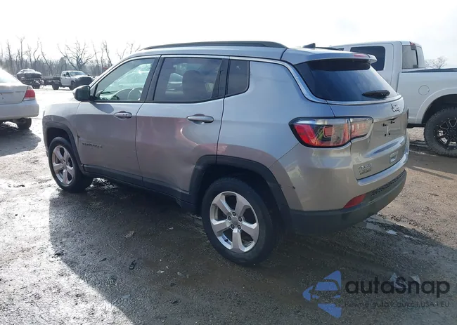 3C4NJDBB5JT185613: 44542918