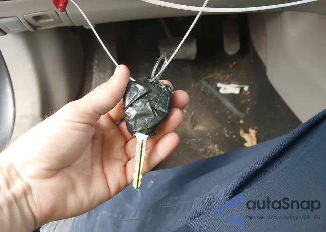 2T1BU4EE8DC921547: 44542964