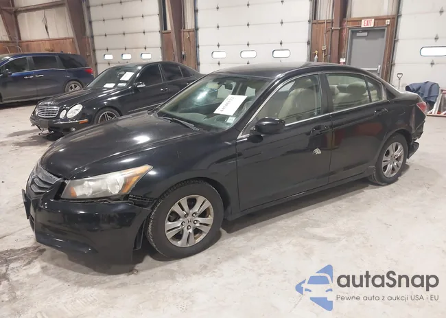 1HGCP2F41CA193063: 44543152