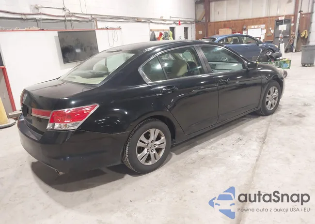 1HGCP2F41CA193063: 44543152