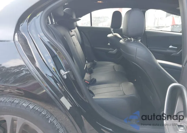 W1K3G4EB9LW047268: 44542394