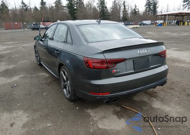 WAUB4AF46JA010697: 44544001