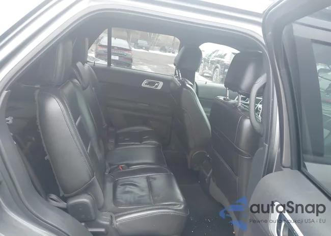 1FM5K8D86DGA82128: 44544140