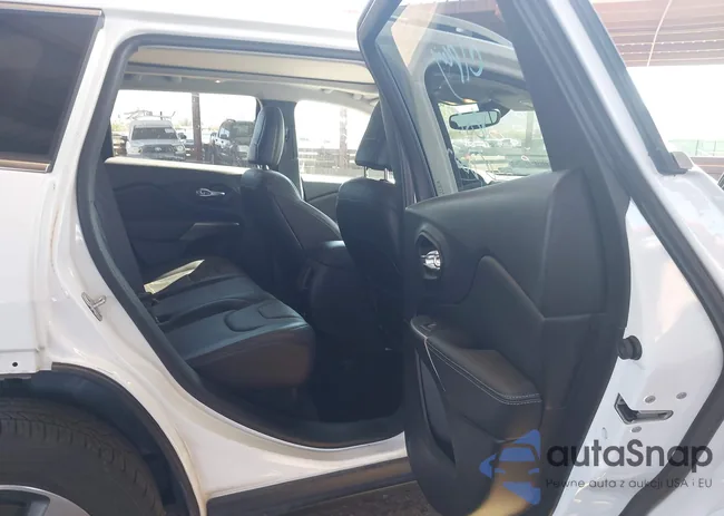 1C4PJMDX0KD136702: 44544748