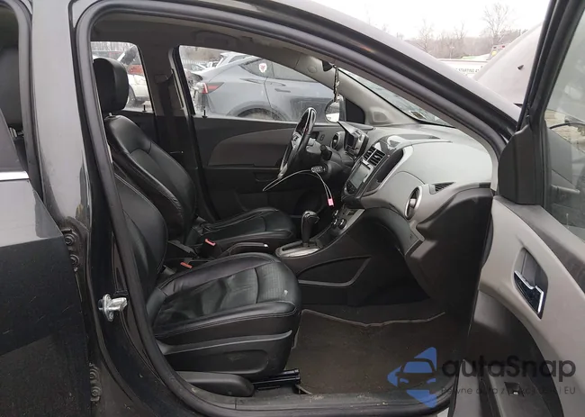 1G1JE5SB5F4146986: 44544838