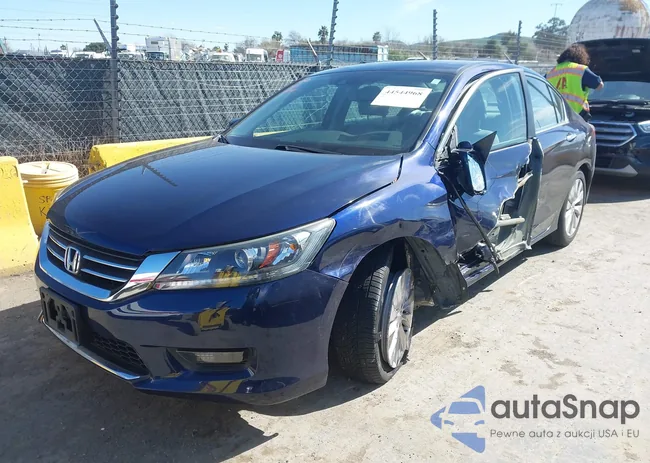 1HGCR2F83EA205200: 44544968