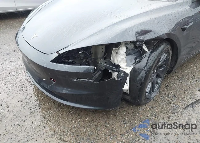 5YJ3E1EB4RF744696: 44546750