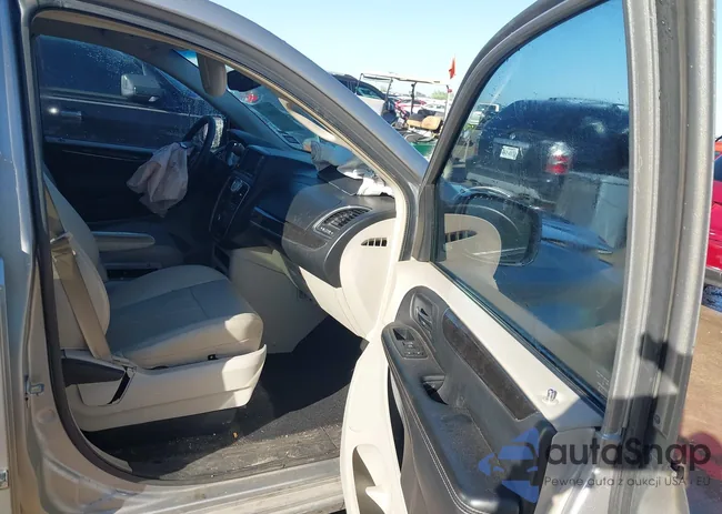 2C4RC1BG4DR670659: 44546833