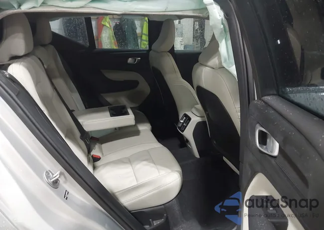 YV4L12UE1S2590547: 44547026