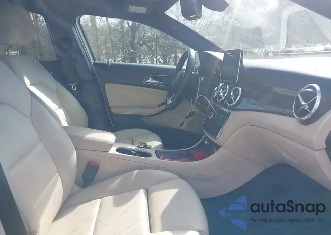 WDCTG4EB0GJ207187: 44547063