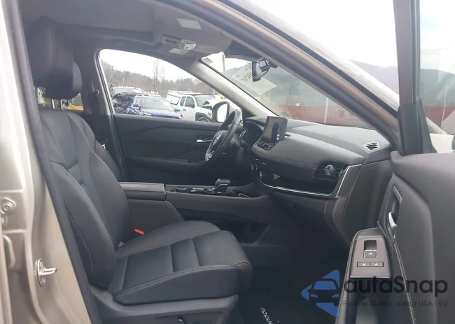 JN8BT3CB2RW444218: 44547107