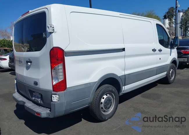 1FTYR1YM1FKA49825: 44546373