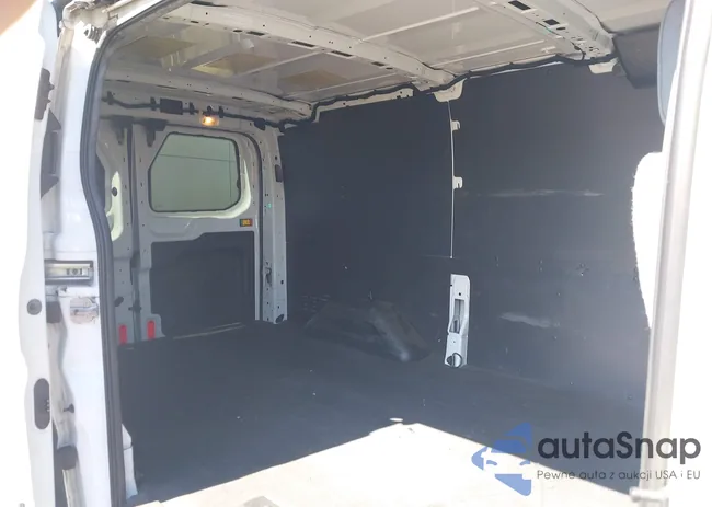 1FTYR1YM1FKA49825: 44546373