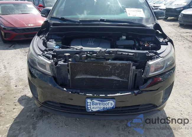 KNDMB5C16J6379792: 44547589