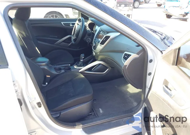 KMHTC6AD0EU208531: 44547917