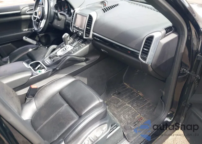 WP1AA2A2XGLA08577: 44548005