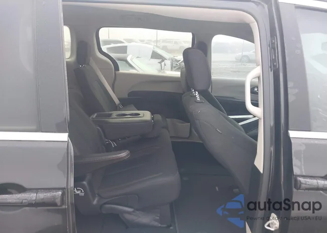 2C4RC1DG4JR168095: 44548618