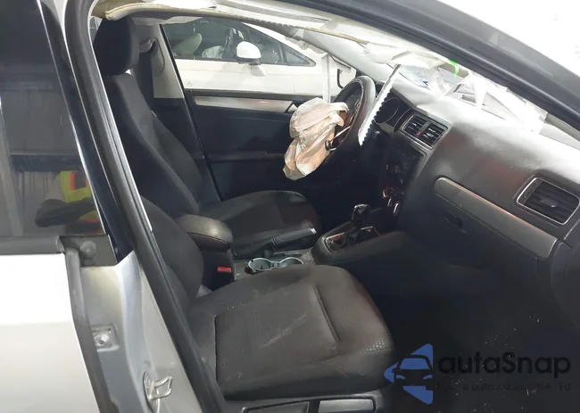 3VWD17AJ5FM315474: 44549087