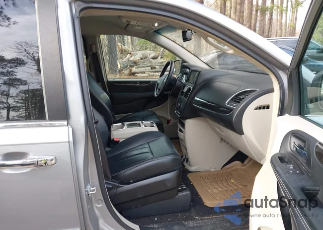 2C4RC1BG0GR133808: 44548262