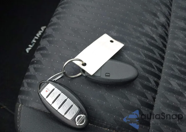 1N4AL3AP7HC276717: 44548294