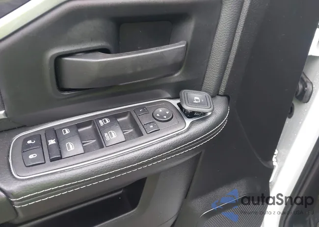 3C6UR5DL1RG331047: 44549759