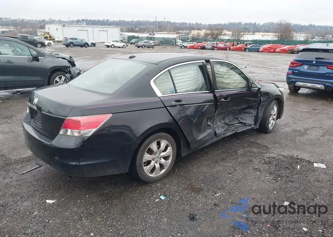 1HGCP26899A122818: 44549871