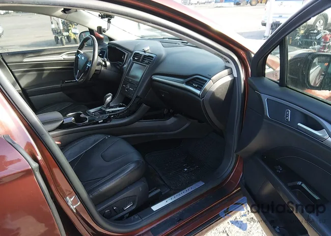 3FA6P0SU5GR268788: 44549912