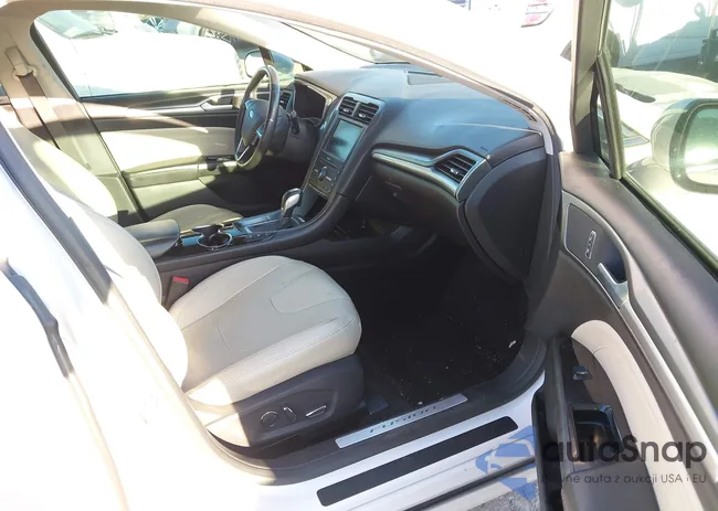 3FA6P0SU0GR229574: 44550132