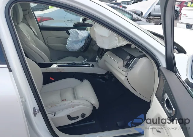 YV4L12DL0N1046422: 44549311