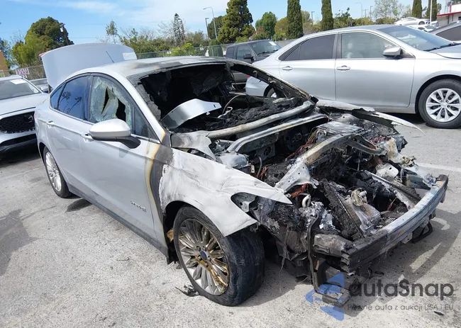 3FA6P0UU7GR218603: 44549449