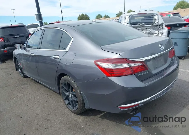 1HGCR3F85HA006112: 44549521